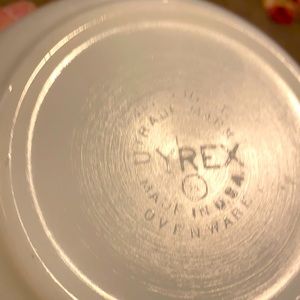 402 Pyrex bowl